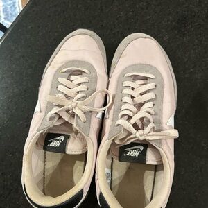 Nike Pacific Retro Daybreak Light Pink and Gray Low-Top Sneakers
